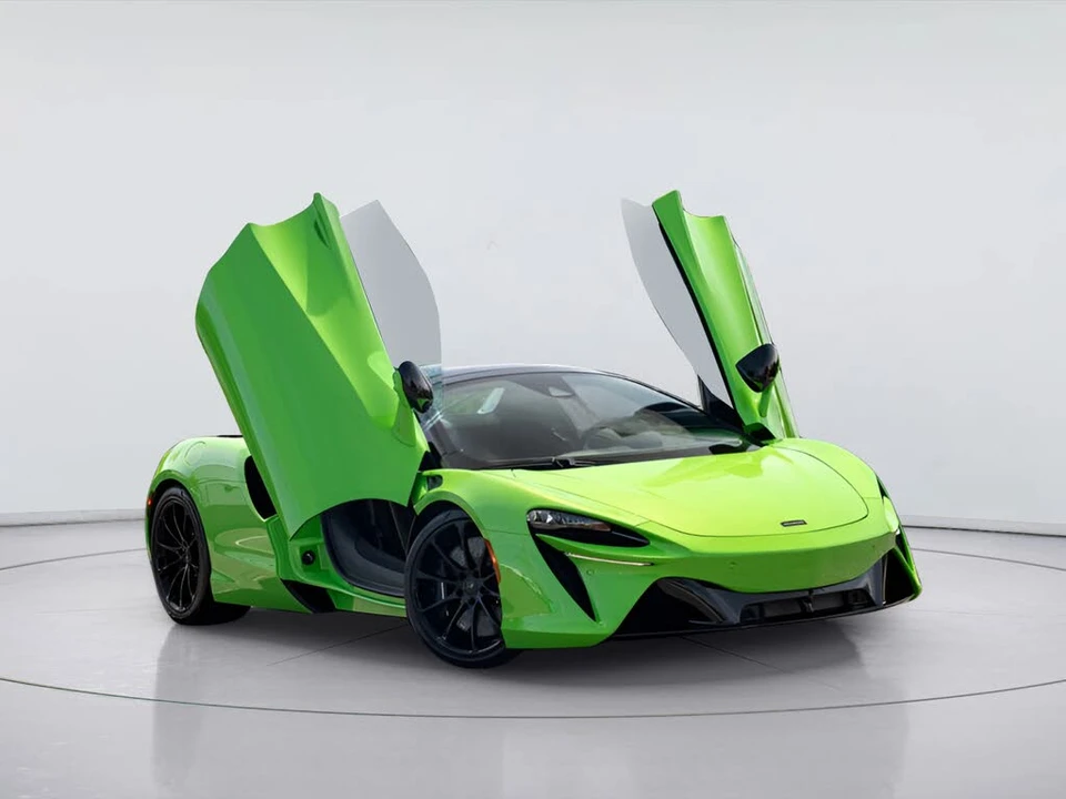 2026 McLaren Artura - Image 5 of 31
