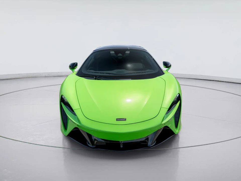 2026 McLaren Artura - Image 18 of 31