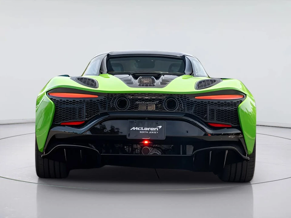 2026 McLaren Artura - Image 9 of 31