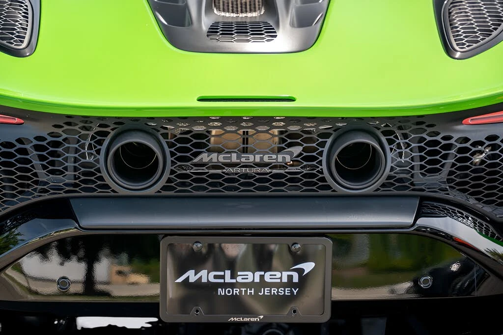 2026 McLaren Artura - Image 28 of 31