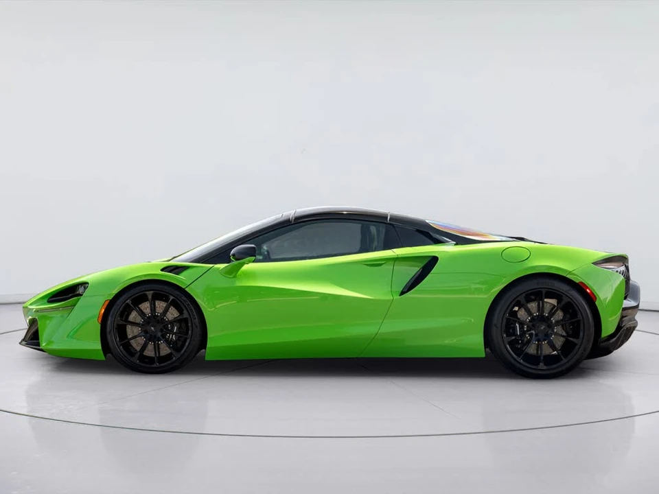 2026 McLaren Artura - Image 12 of 31