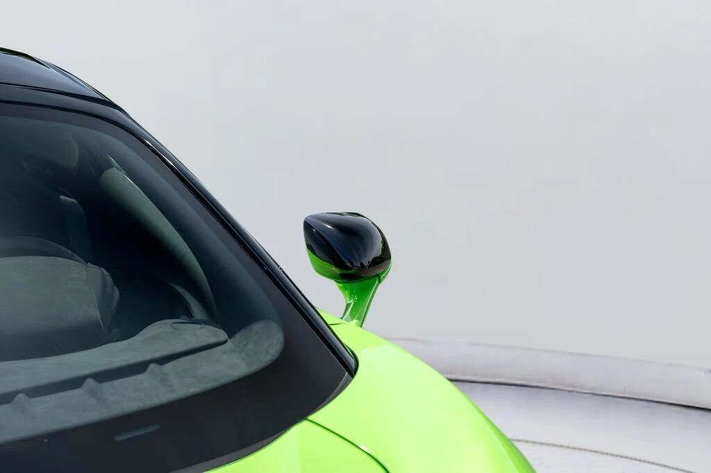2026 McLaren Artura - Image 23 of 31