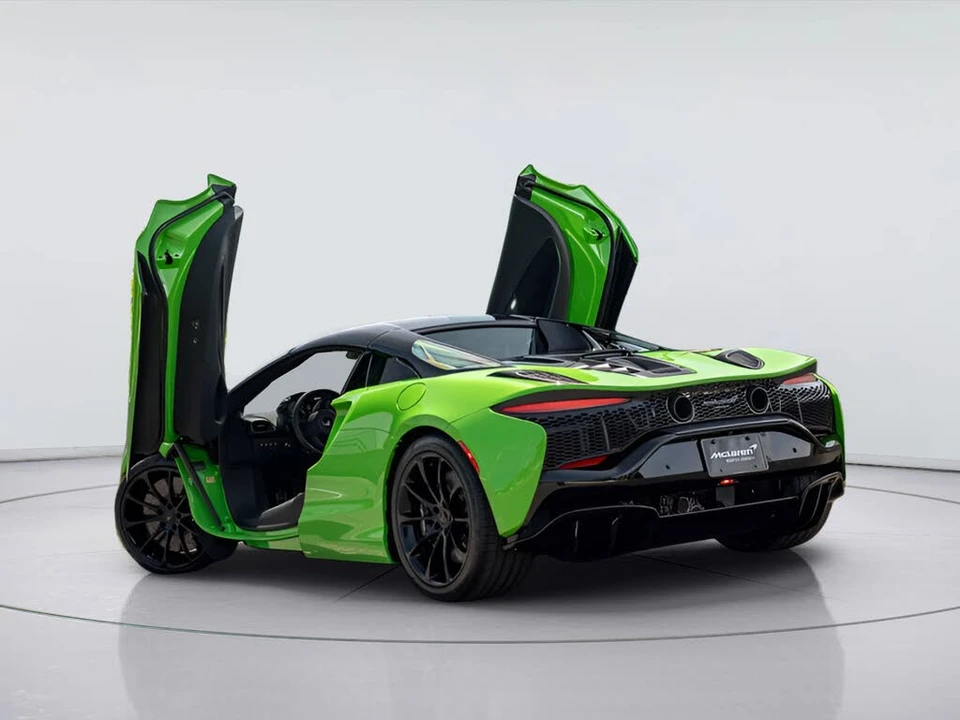 2026 McLaren Artura - Image 11 of 31