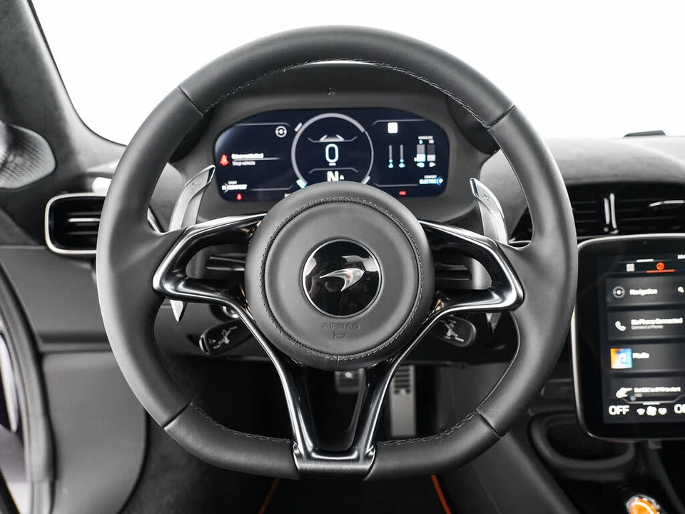 2026 McLaren Artura - Image 21 of 31