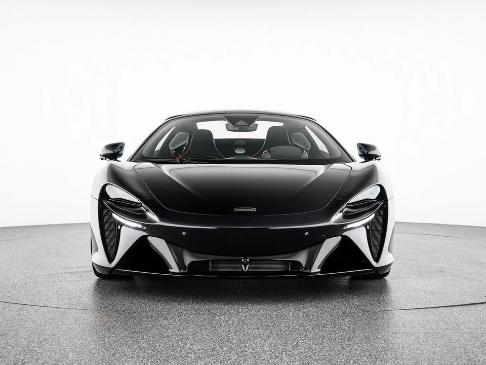 2026 McLaren Artura - Image 5 of 31