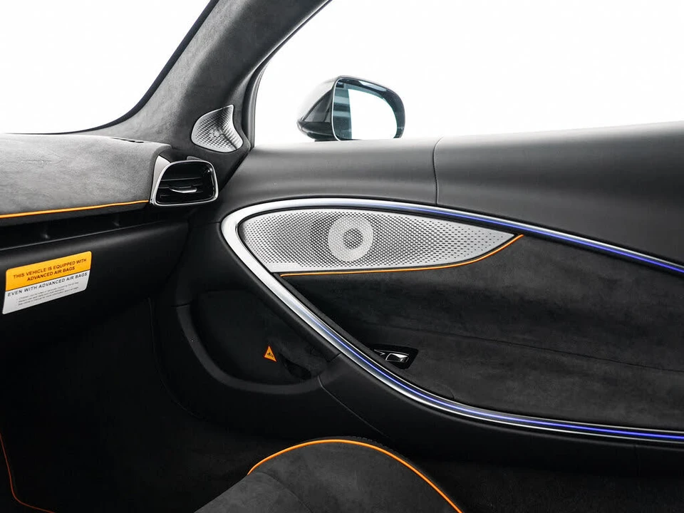 2026 McLaren Artura - Image 11 of 31