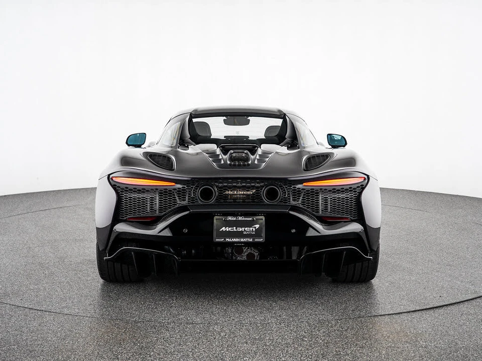 2026 McLaren Artura - Image 18 of 31