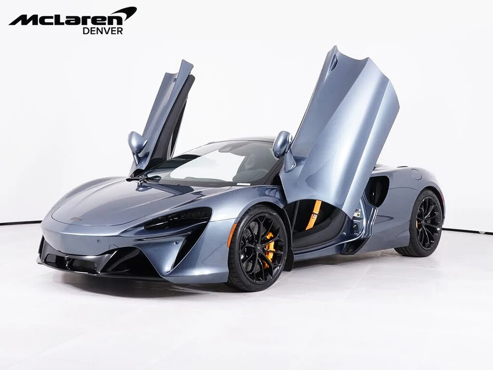 2026 McLaren Artura - Image 13 of 29