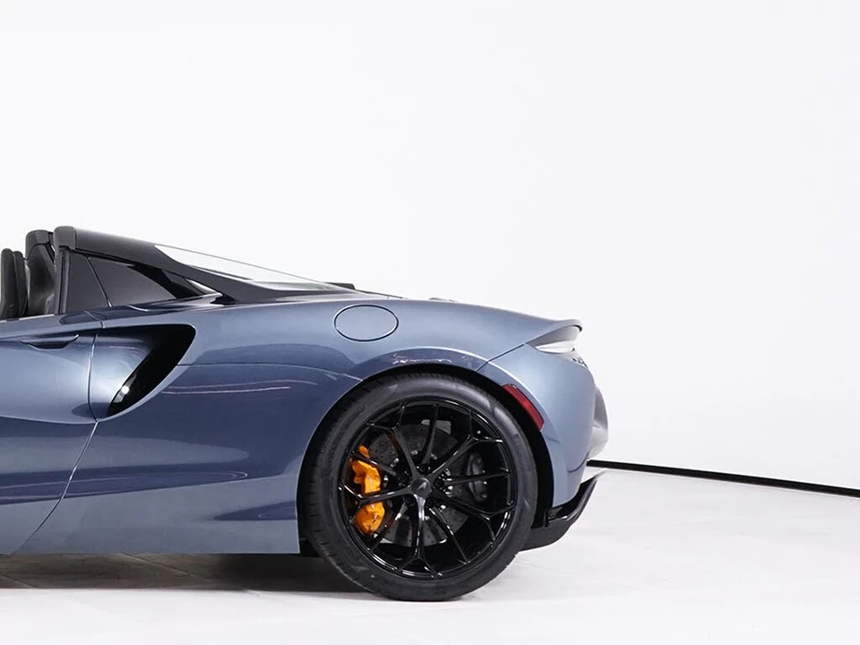 2026 McLaren Artura - Image 15 of 29