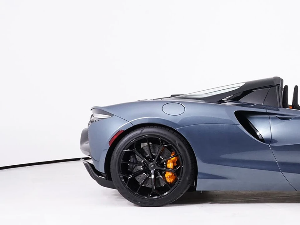 2026 McLaren Artura - Image 16 of 29