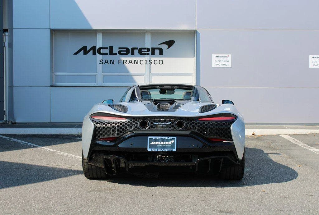 2026 McLaren Artura - Image 28 of 31