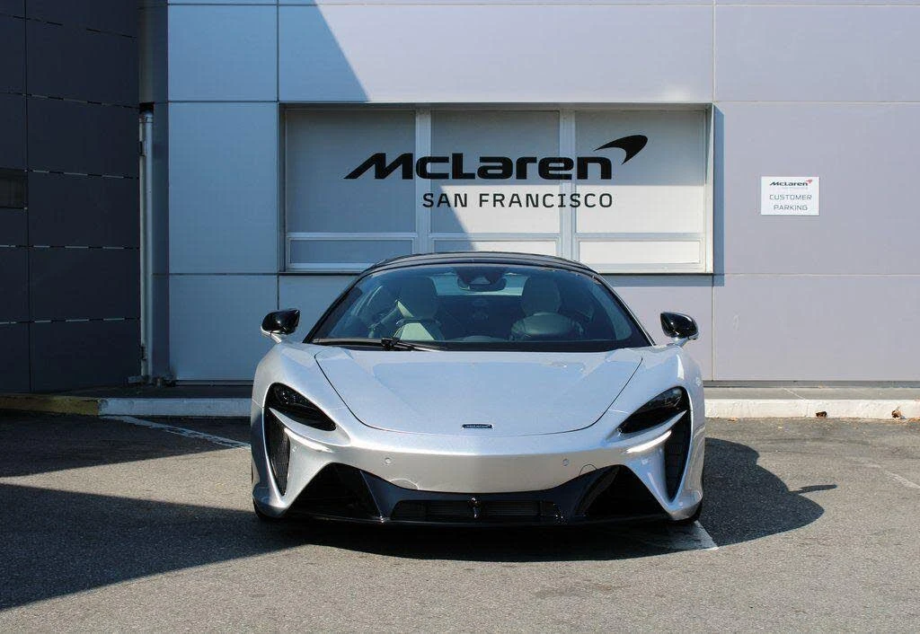 2026 McLaren Artura - Image 7 of 31