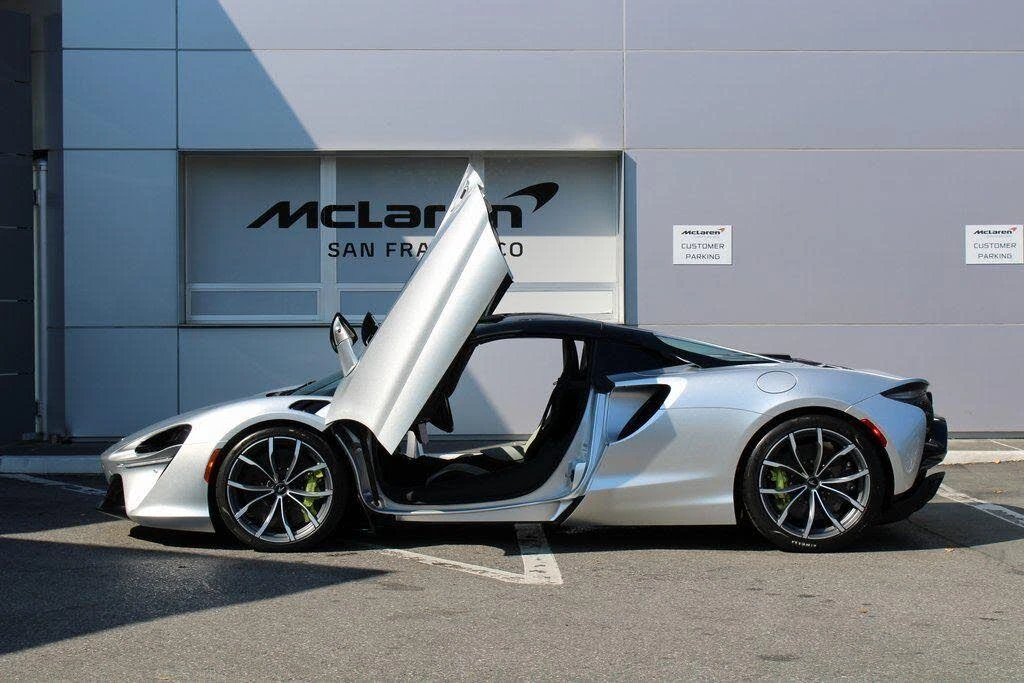 2026 McLaren Artura - Image 31 of 31