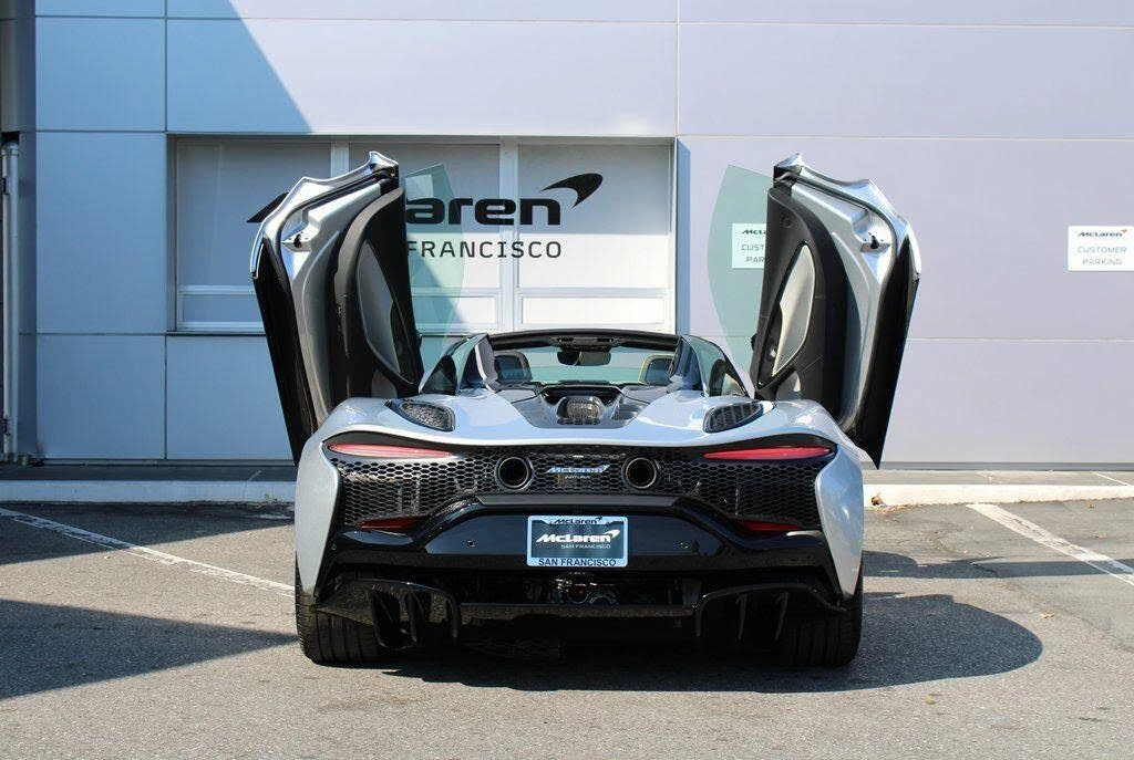 2026 McLaren Artura - Image 25 of 31