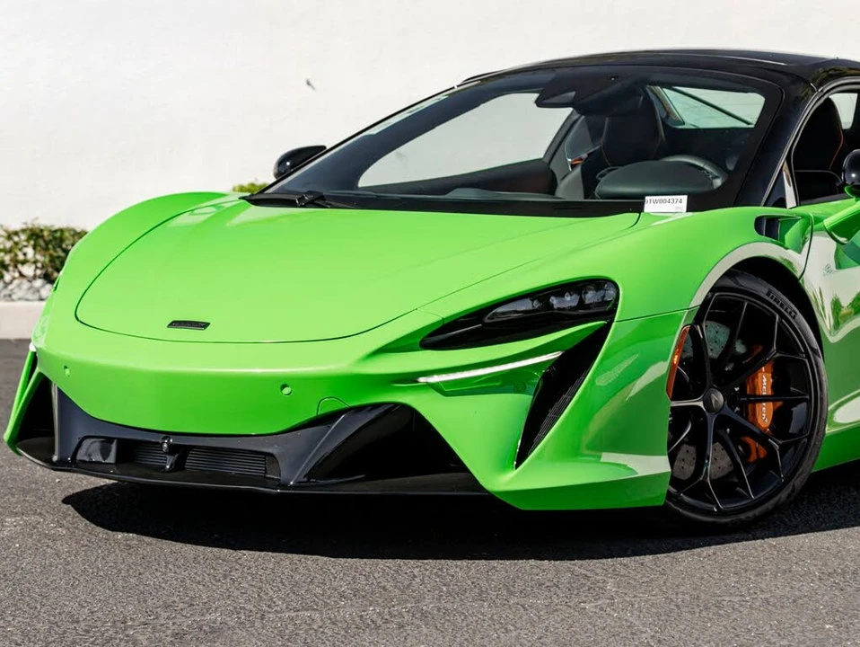 2026 McLaren Artura - Image 3 of 31