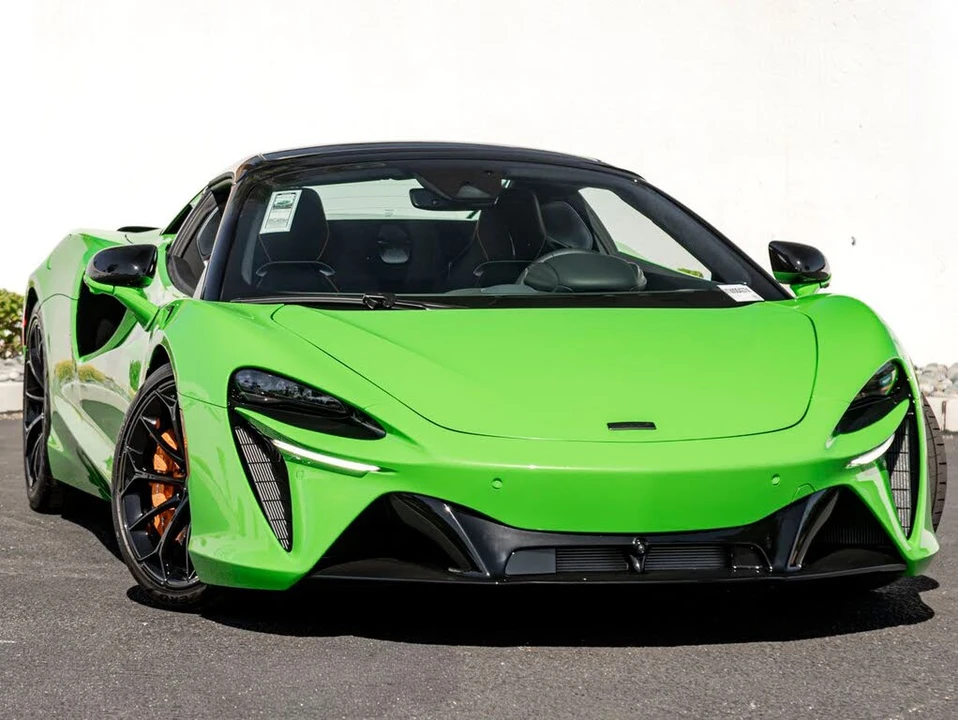 2026 McLaren Artura - Image 6 of 31