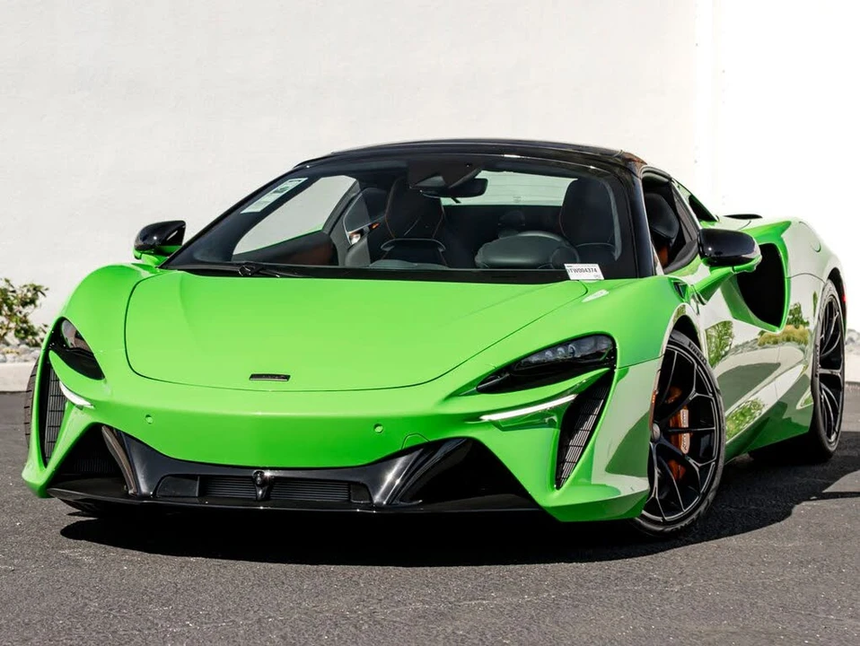 2026 McLaren Artura - Image 2 of 31
