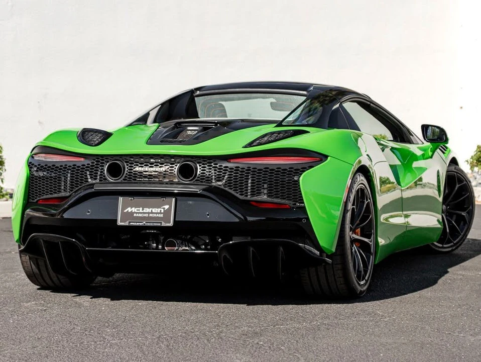 2026 McLaren Artura - Image 8 of 31