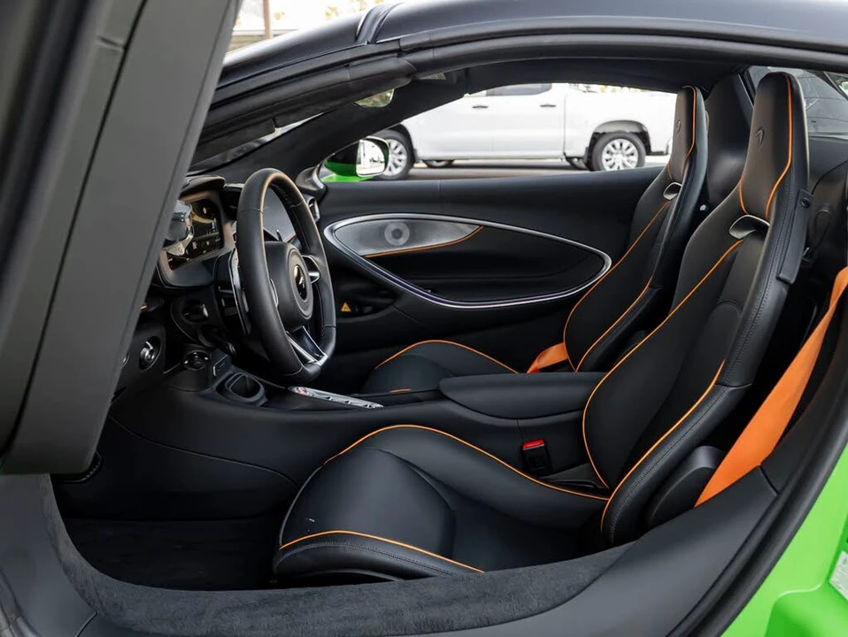 2026 McLaren Artura - Image 17 of 31