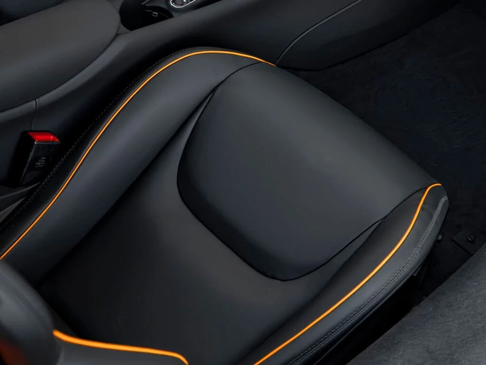 2026 McLaren Artura - Image 27 of 31