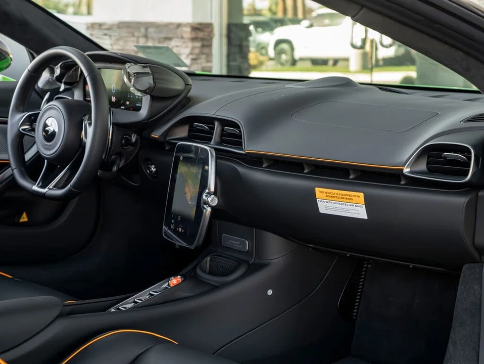 2026 McLaren Artura - Image 28 of 31