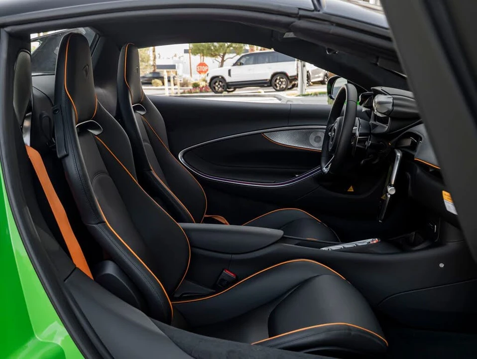 2026 McLaren Artura - Image 26 of 31