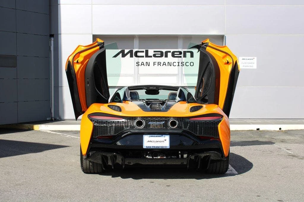 2026 McLaren Artura - Image 15 of 31
