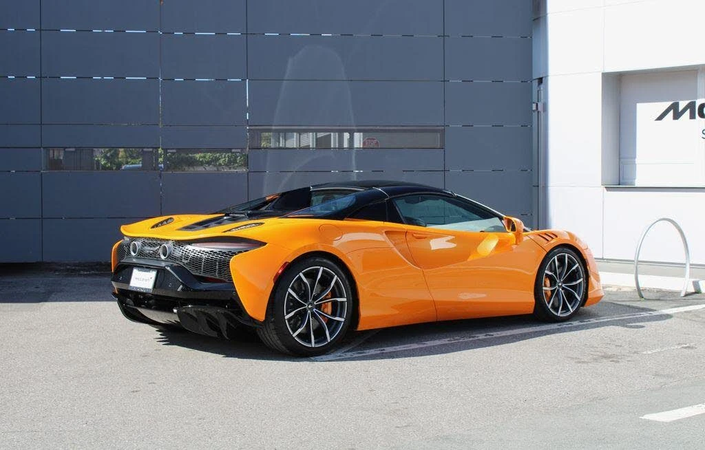 2026 McLaren Artura - Image 2 of 31