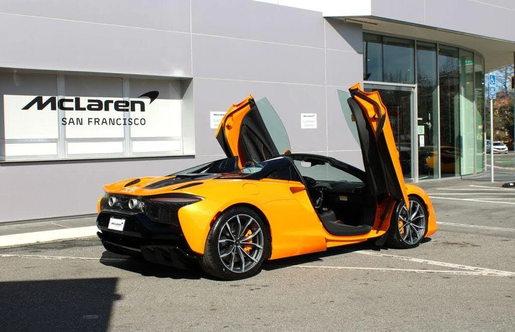 2026 McLaren Artura - Image 7 of 31