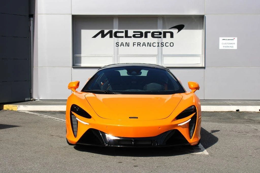 2026 McLaren Artura - Image 8 of 31
