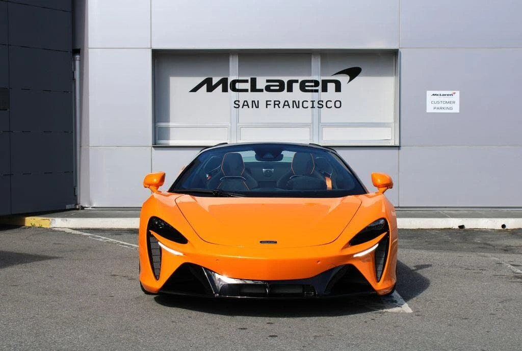 2026 McLaren Artura - Image 11 of 31