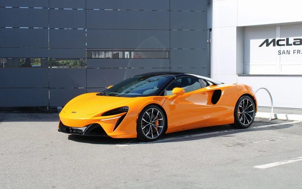 2026 McLaren Artura - Image 5 of 31