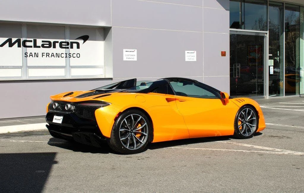 2026 McLaren Artura - Image 14 of 31