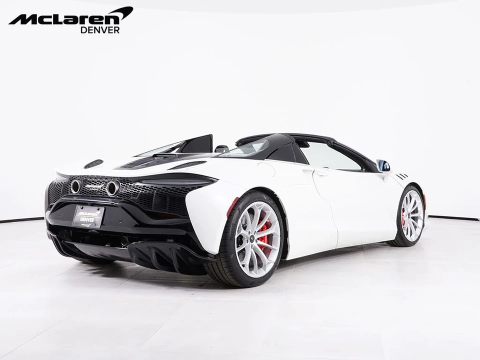 2026 McLaren Artura - Image 8 of 29
