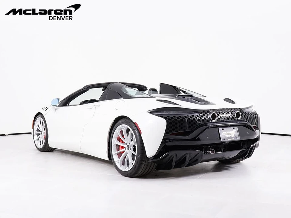 2026 McLaren Artura - Image 3 of 29