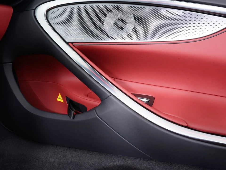 2026 McLaren Artura - Image 24 of 29