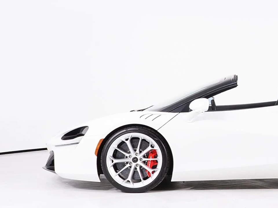 2026 McLaren Artura - Image 13 of 29
