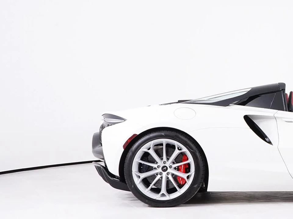 2026 McLaren Artura - Image 15 of 29