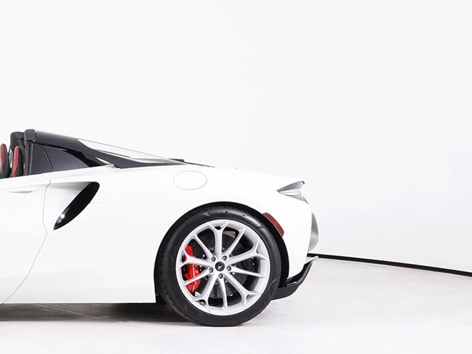 2026 McLaren Artura - Image 14 of 29