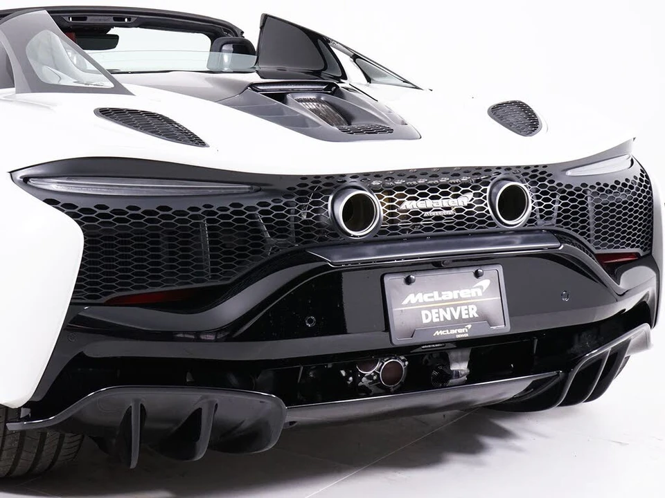 2026 McLaren Artura - Image 20 of 29