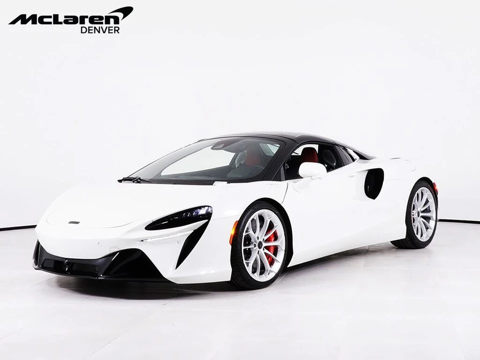 2026 McLaren Artura - Image 12 of 29