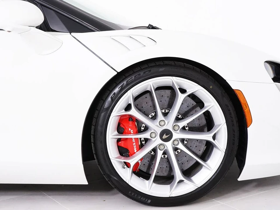 2026 McLaren Artura - Image 17 of 29