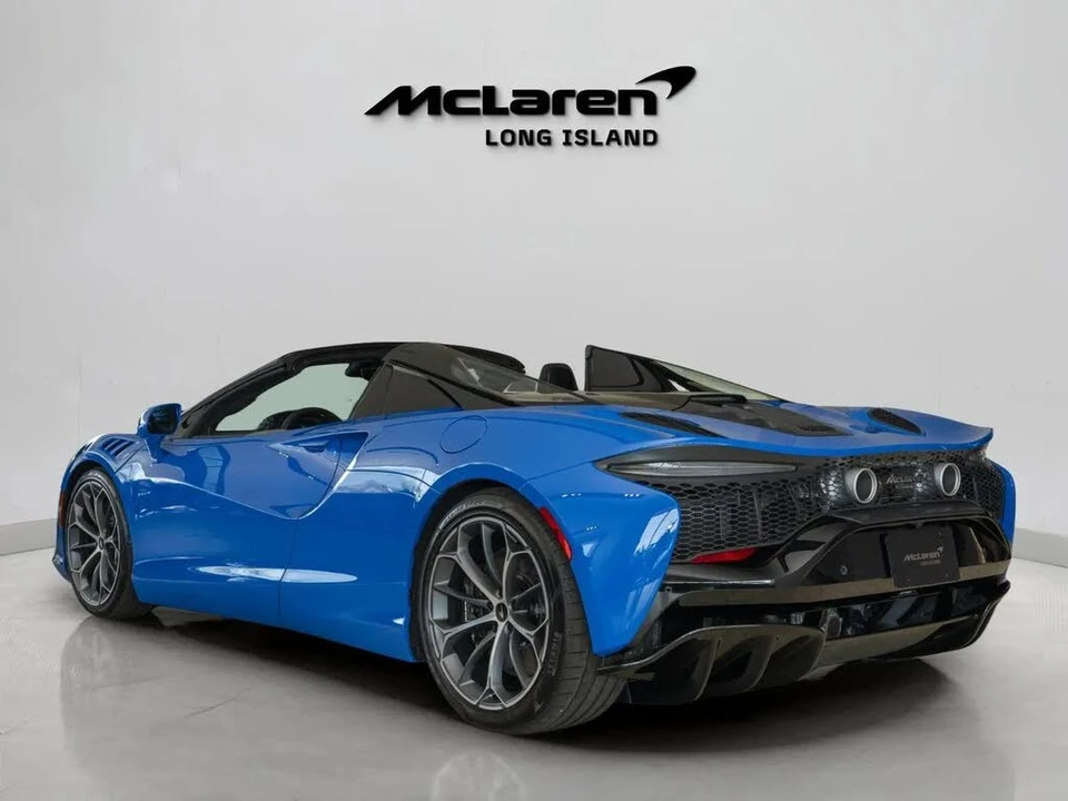 2026 McLaren Artura - Image 5 of 31
