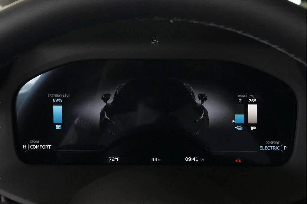2026 McLaren Artura - Image 28 of 31