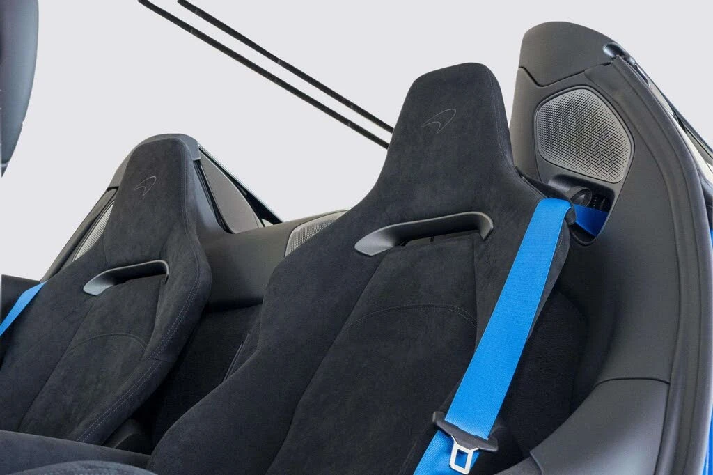 2026 McLaren Artura - Image 21 of 31