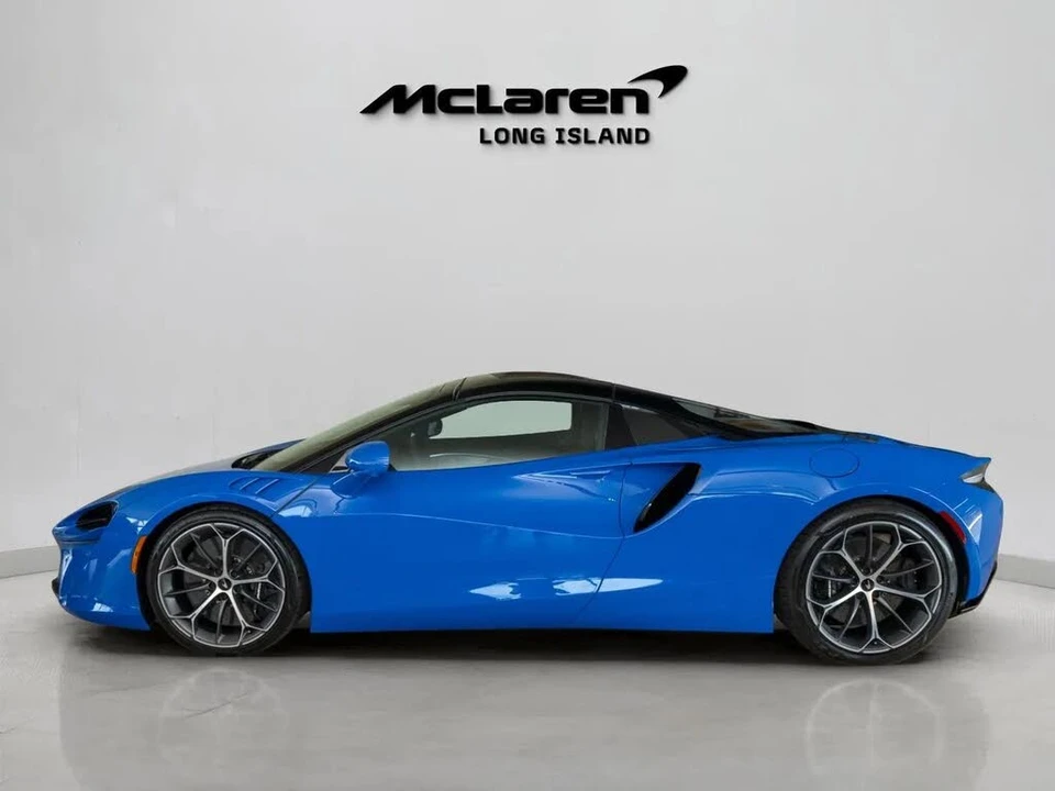 2026 McLaren Artura - Image 11 of 31