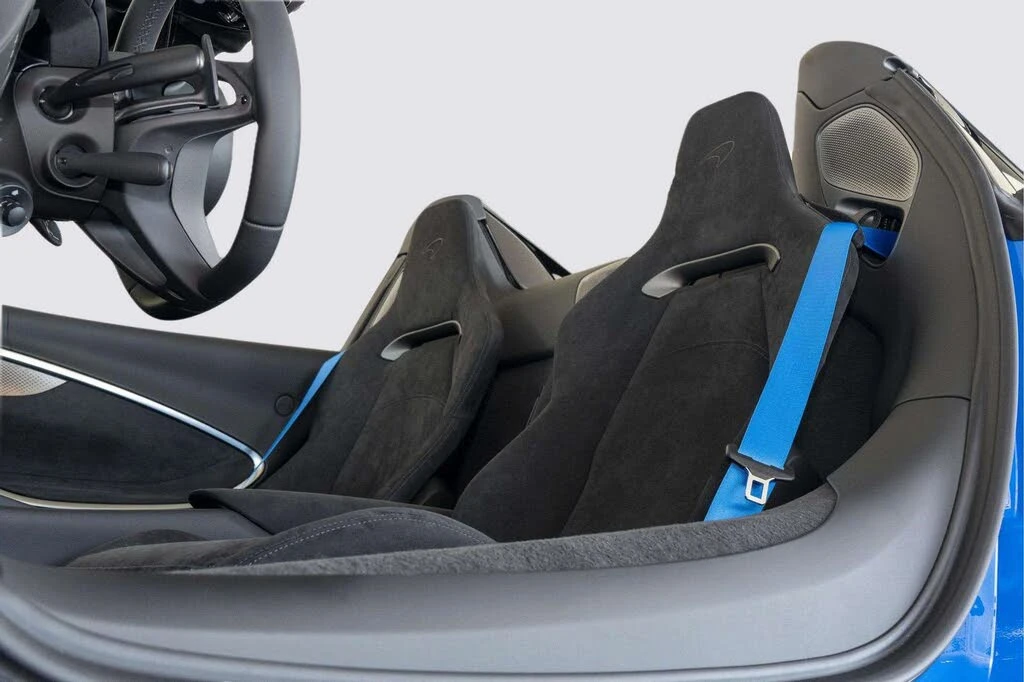 2026 McLaren Artura - Image 20 of 31