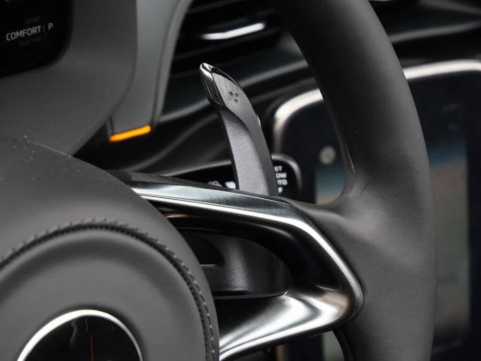 2026 McLaren Artura - Image 12 of 25