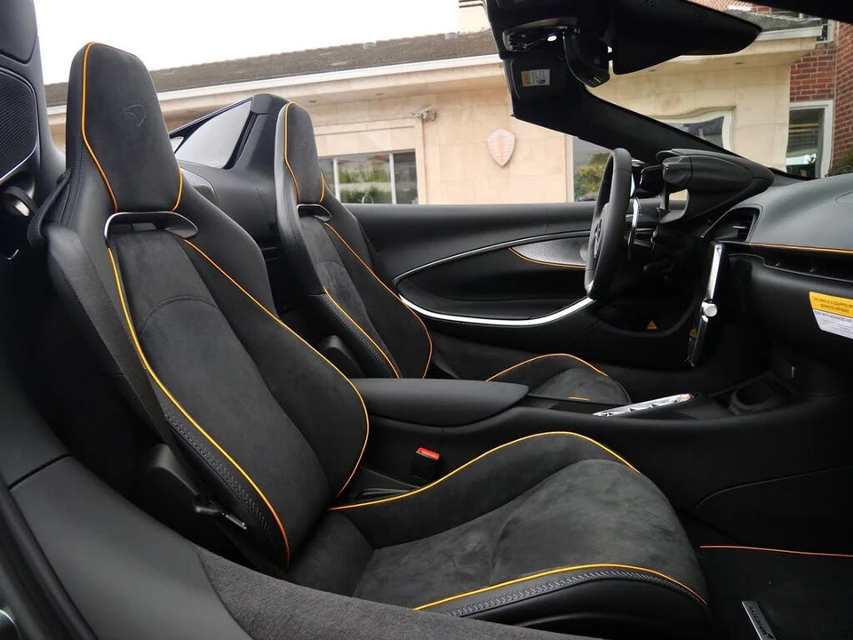 2026 McLaren Artura - Image 11 of 25
