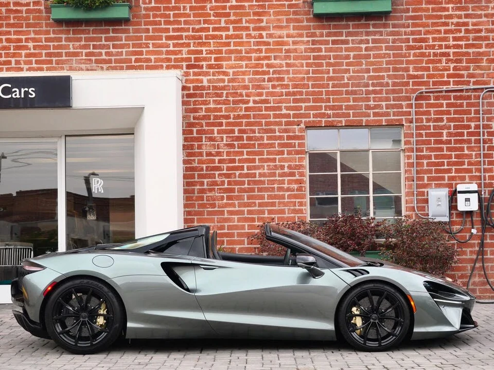 2026 McLaren Artura - Image 3 of 25